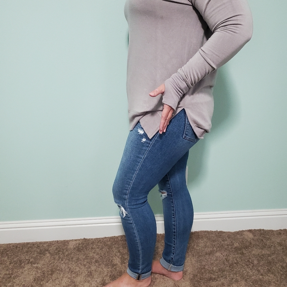 Sweatshirt - Picture 2 of 5